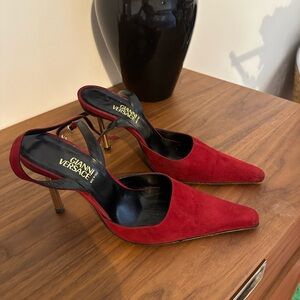 Red suede, Gianni Versace pointed toe, kitten heels. Perfect condition